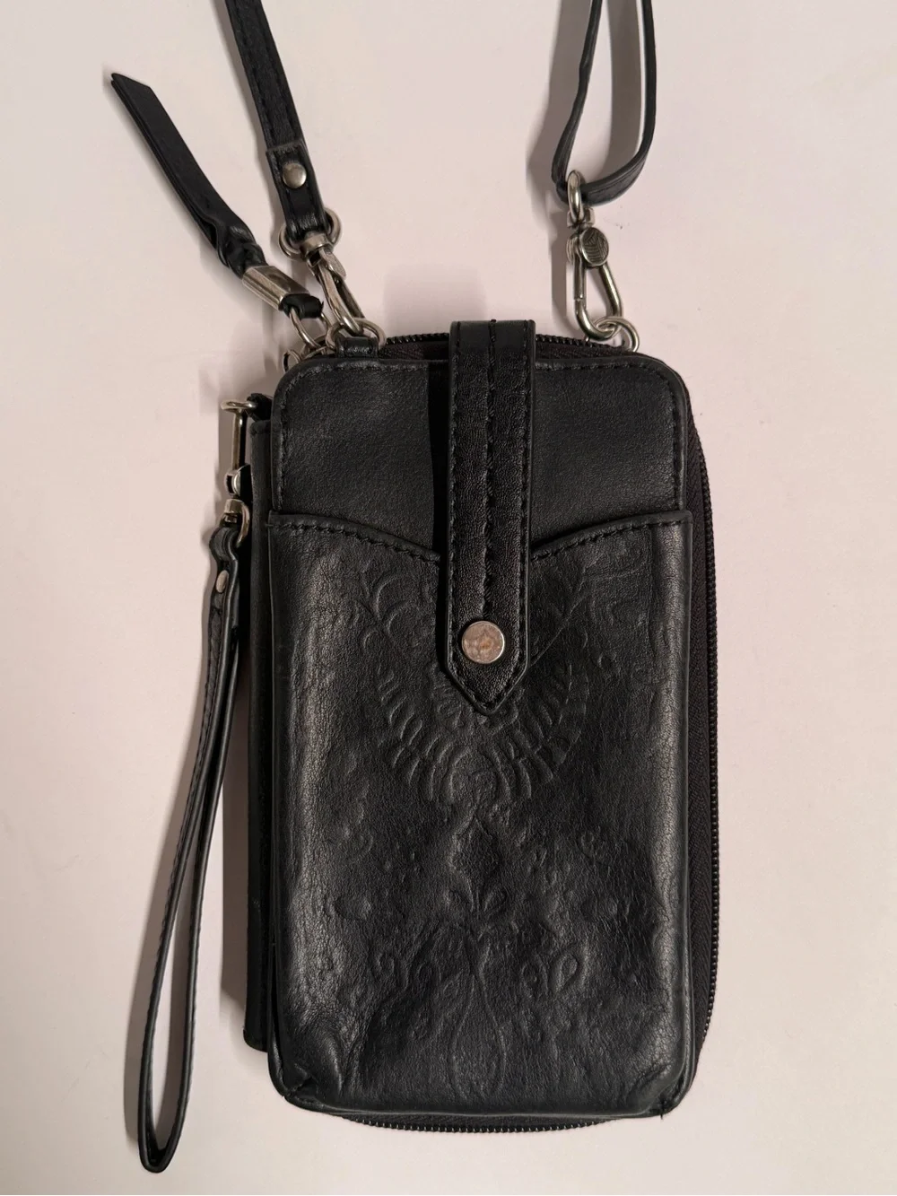 The Sak Black Leather Phone Crossbody Wallet Wristlet Embossed Floral Organizer